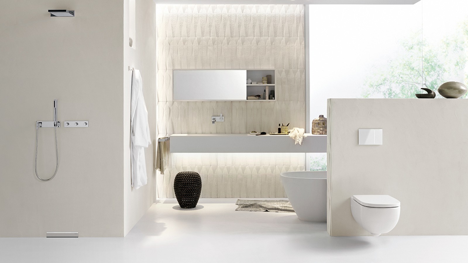 装有吉博力墙排水地漏，无边设计的淋浴区