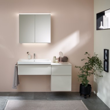Geberit Renova Plan 卫浴系列的双洗脸盆,带 Option Plus 镜柜 Geberit Renova Plan 卫浴系列的双洗脸盆,带 Option Plus 镜柜