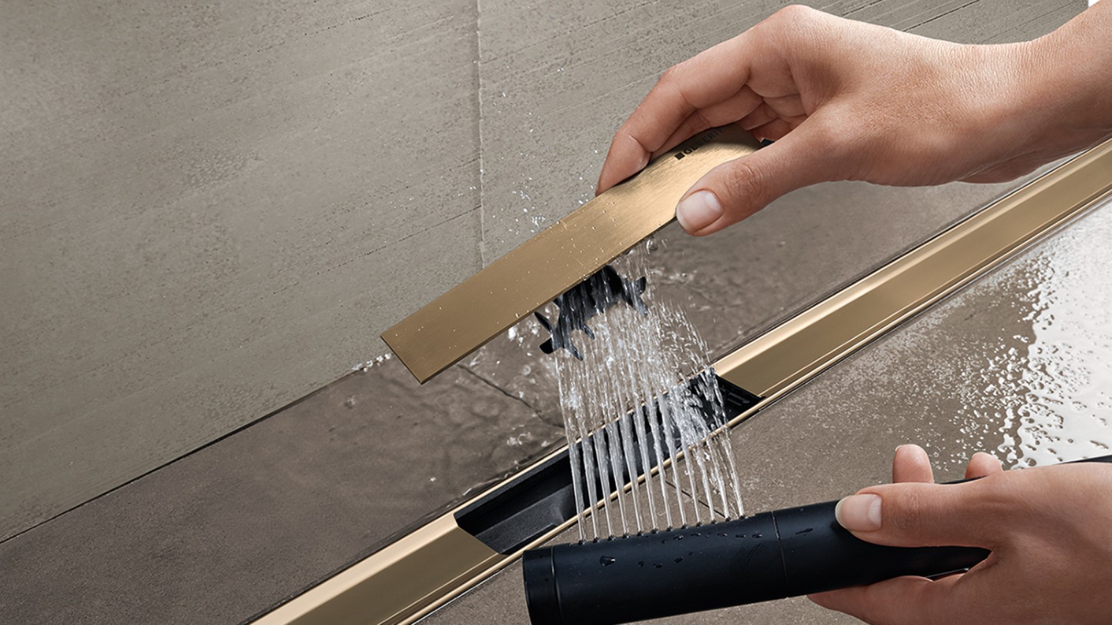 Geberit CleanLine facilitates service in the shower (© Geberit) Geberit CleanLine facilitates service in the shower (© Geberit)
