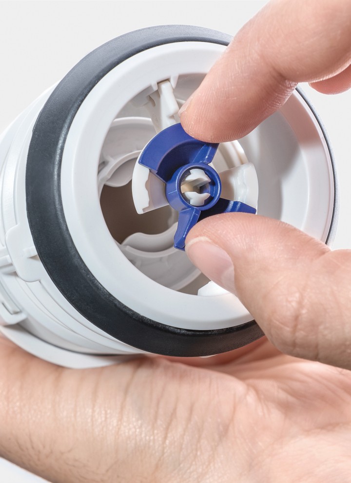 吉博力水箱的冲洗阀清洁便捷(© 吉博力) 吉博力水箱的冲洗阀清洁便捷(© 吉博力)