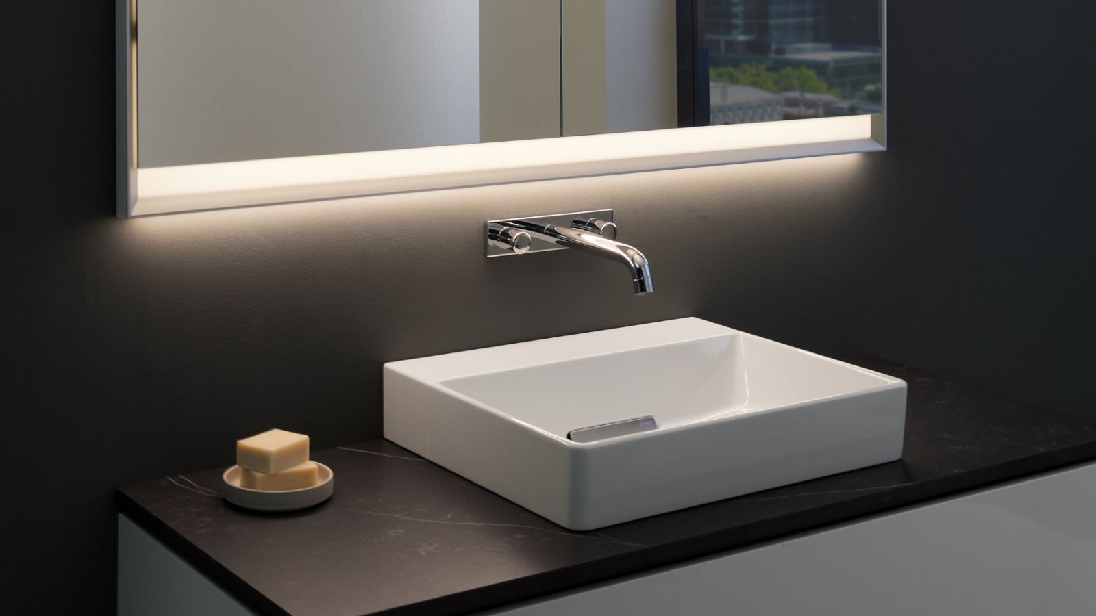 带 ComfortLight 的 Geberit ONE 镜柜 带 ComfortLight 的 Geberit ONE 镜柜
