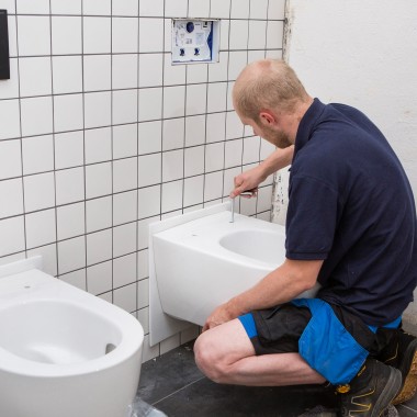 The sanitary rooms were equipped with Geberit ONE WCs, which score points not only for their design but also for their quick installation (© Geberit) The sanitary rooms were equipped with Geberit ONE WCs, which score points not only for their design but also for their quick installation (© Geberit)