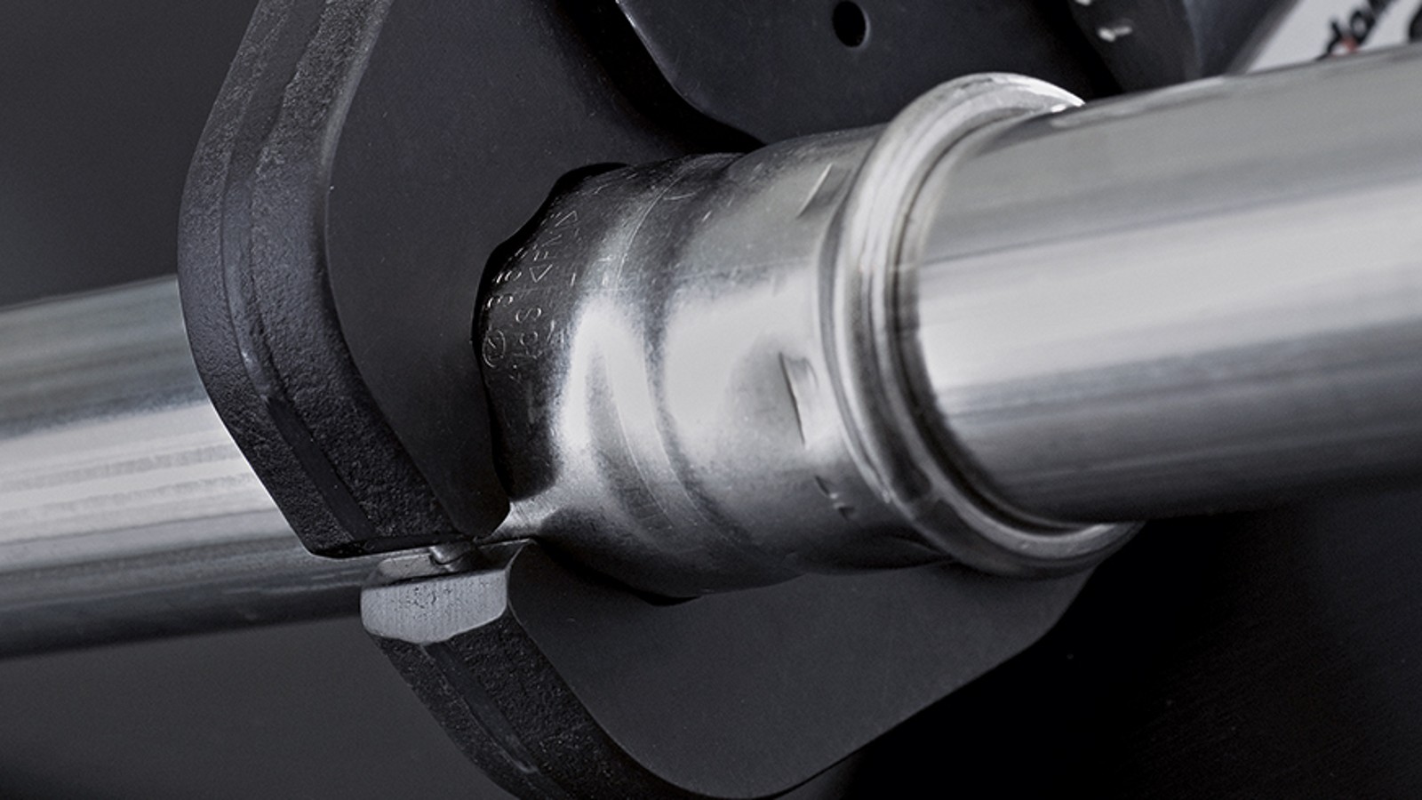 挤压钳夹与Mapress管道