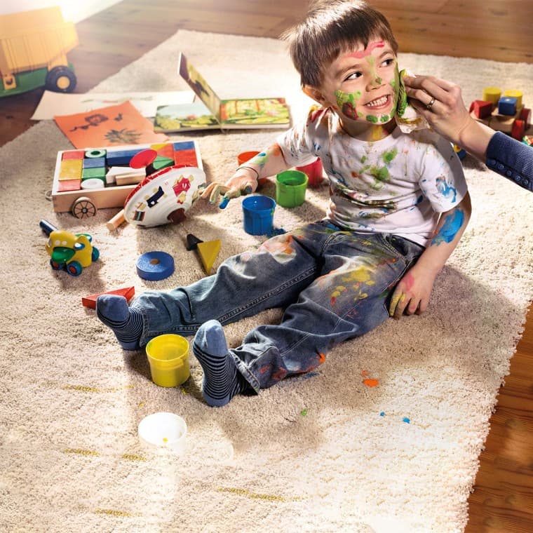 满身都是颜料的孩子 满身都是颜料的孩子