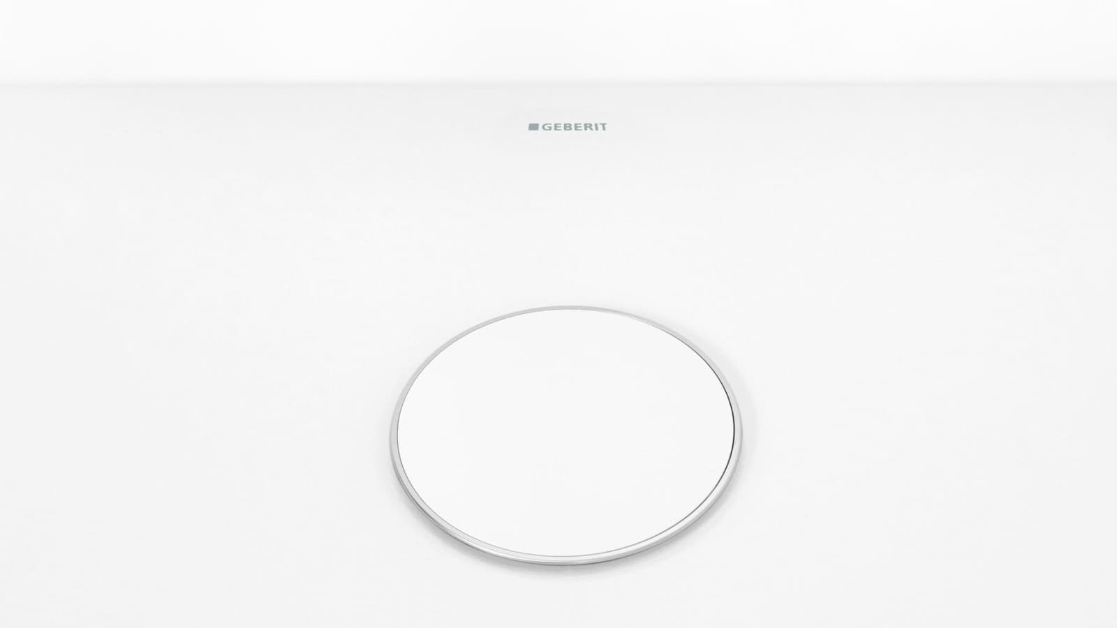 白色设计盖罩,带有简约的镀铬边缘 白色设计盖罩,带有简约的镀铬边缘