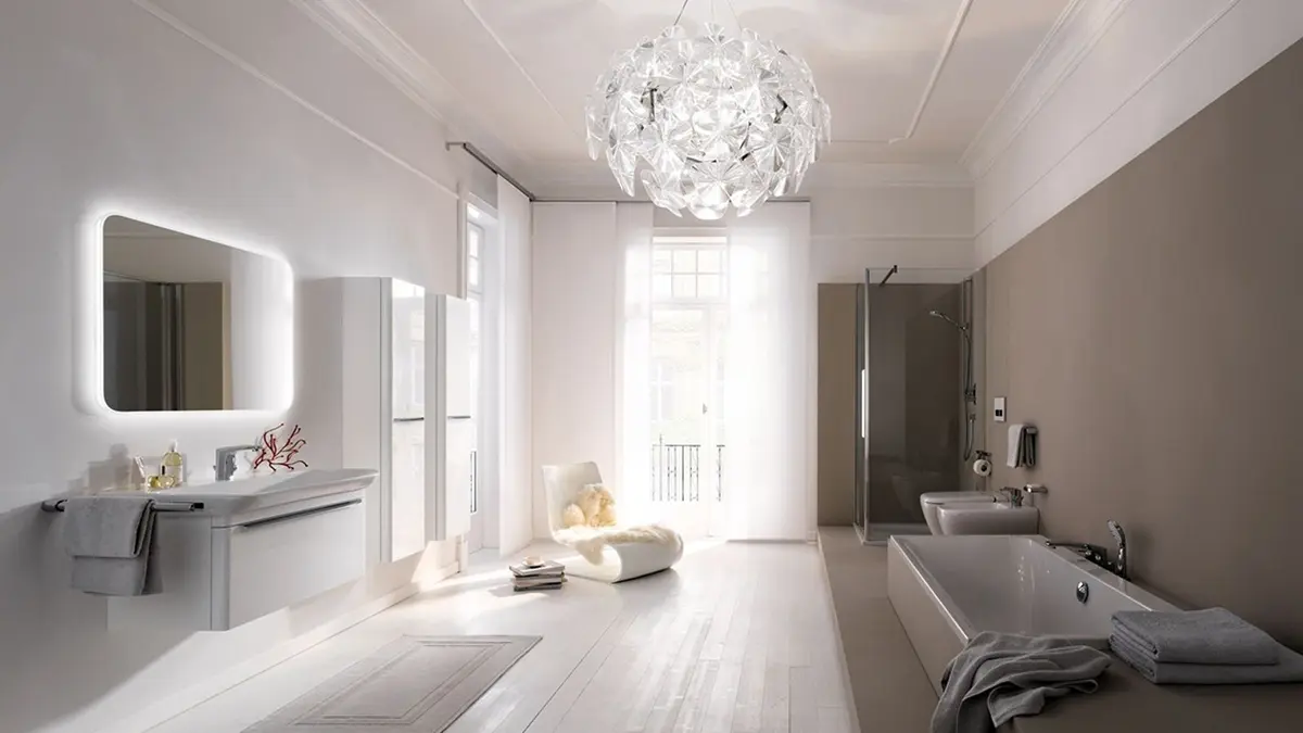 配备CleanLine排水地漏的无障碍淋浴间 配备CleanLine排水地漏的无障碍淋浴间