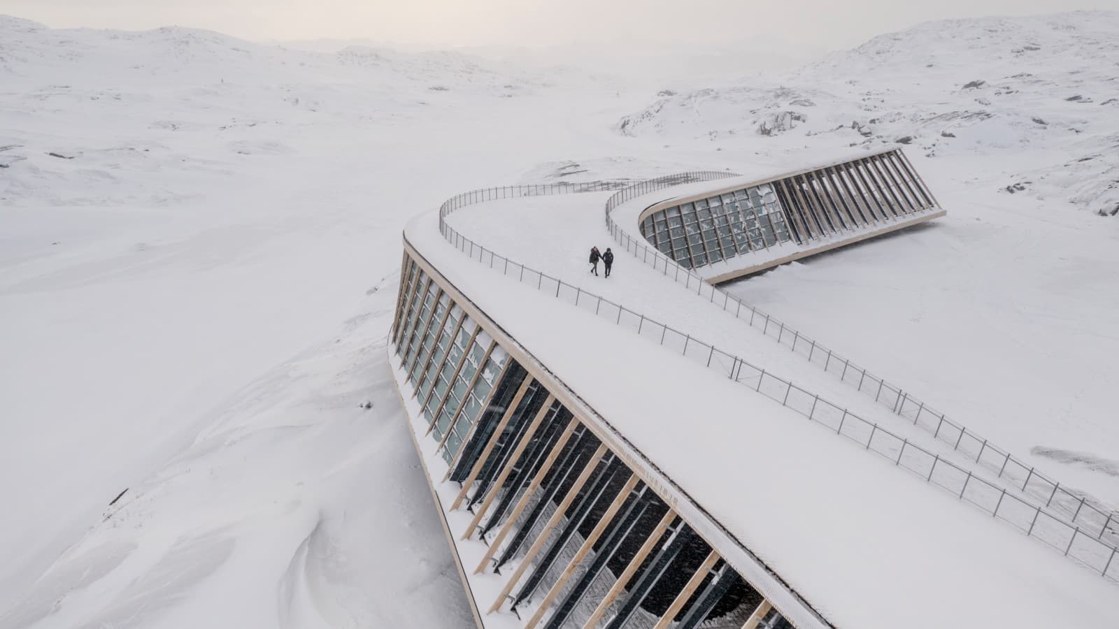 The roof of the Ice Fjord Centre is also a terrace (© Adam Mørk) The roof of the Ice Fjord Centre is also a terrace (© Adam Mørk)