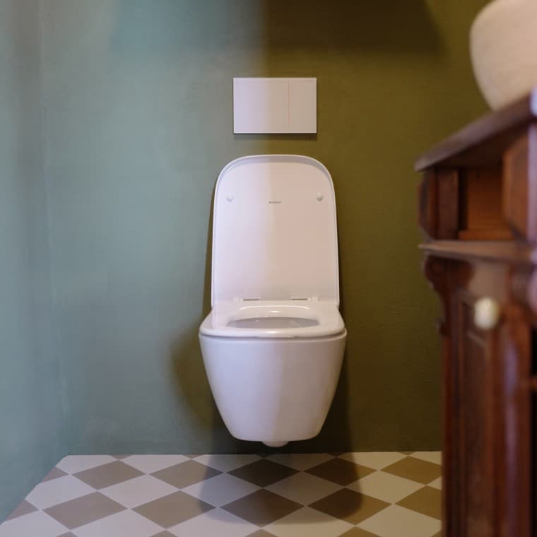 Stylish guest toilet with the Renova Plan WC and Sigma70 flush plate (© Anna W.) Stylish guest toilet with the Renova Plan WC and Sigma70 flush plate (© Anna W.)