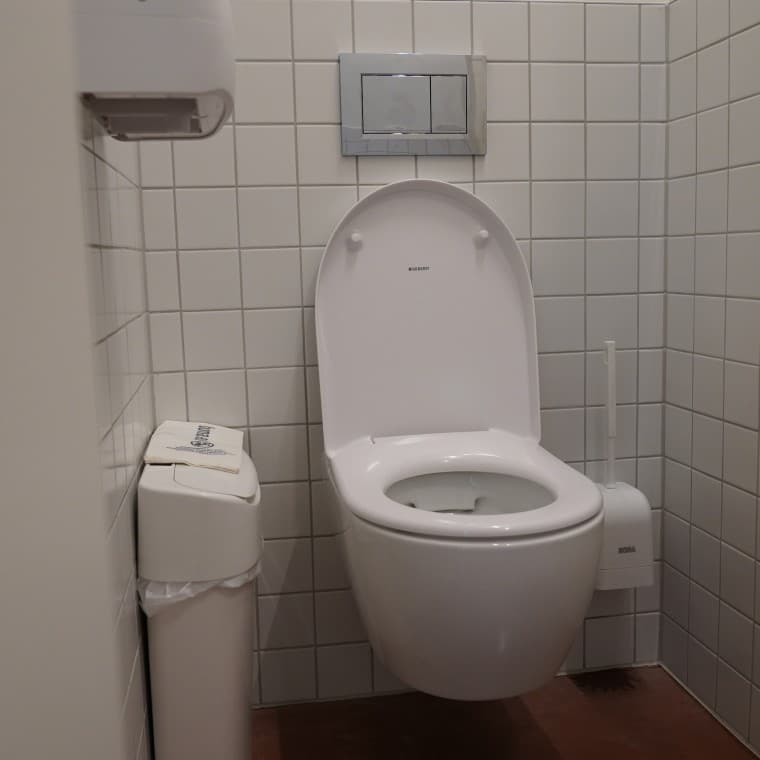 Many Geberit products are installed in the public toilets (© Geberit) Many Geberit products are installed in the public toilets (© Geberit)