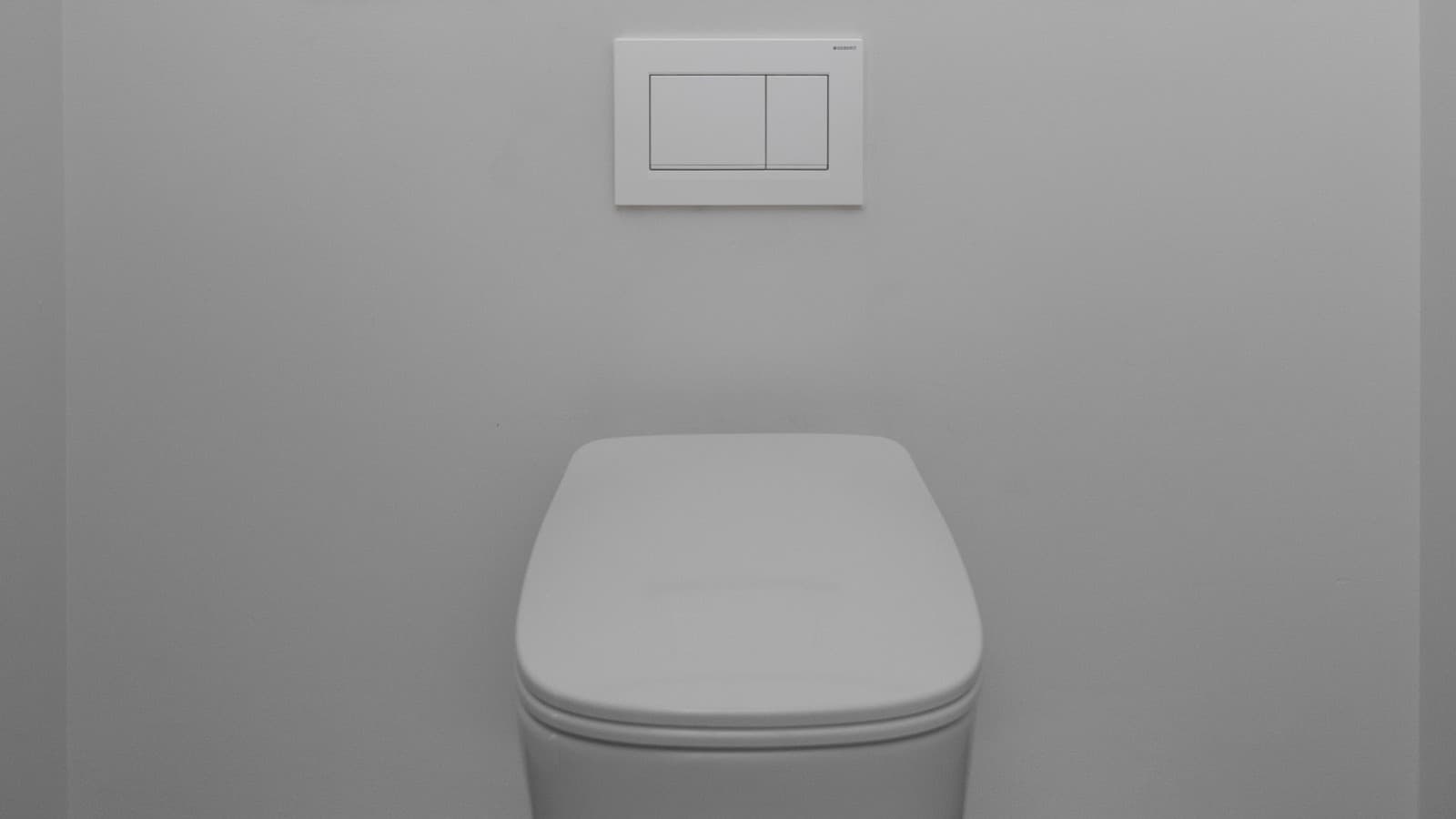 Bathroom with Geberit Sigma20, square actuator plate (© Geberit) Bathroom with Geberit Sigma20, square actuator plate (© Geberit)