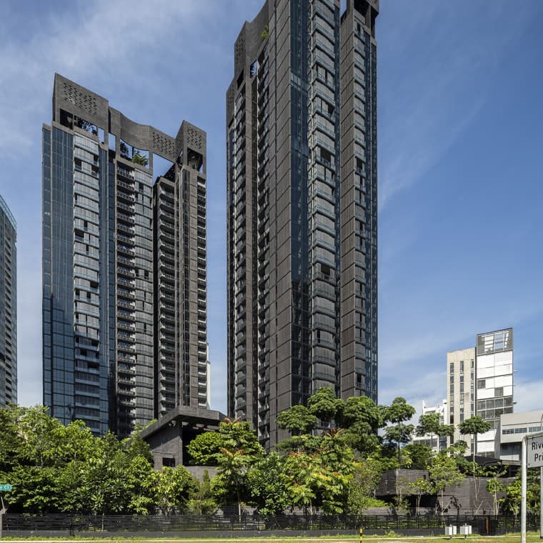 The high-rise buildings on the Martin Modern site combine the two valuable resources in the densely populated metropolis of Singapore: space and nature (© Darren Soh) The high-rise buildings on the Martin Modern site combine the two valuable resources in the densely populated metropolis of Singapore: space and nature (© Darren Soh)